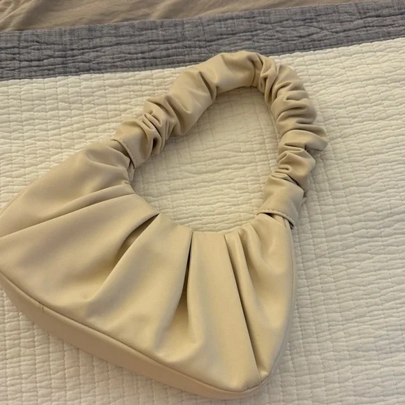 Elegant Cream Women's Bag - Picture 4 of 5